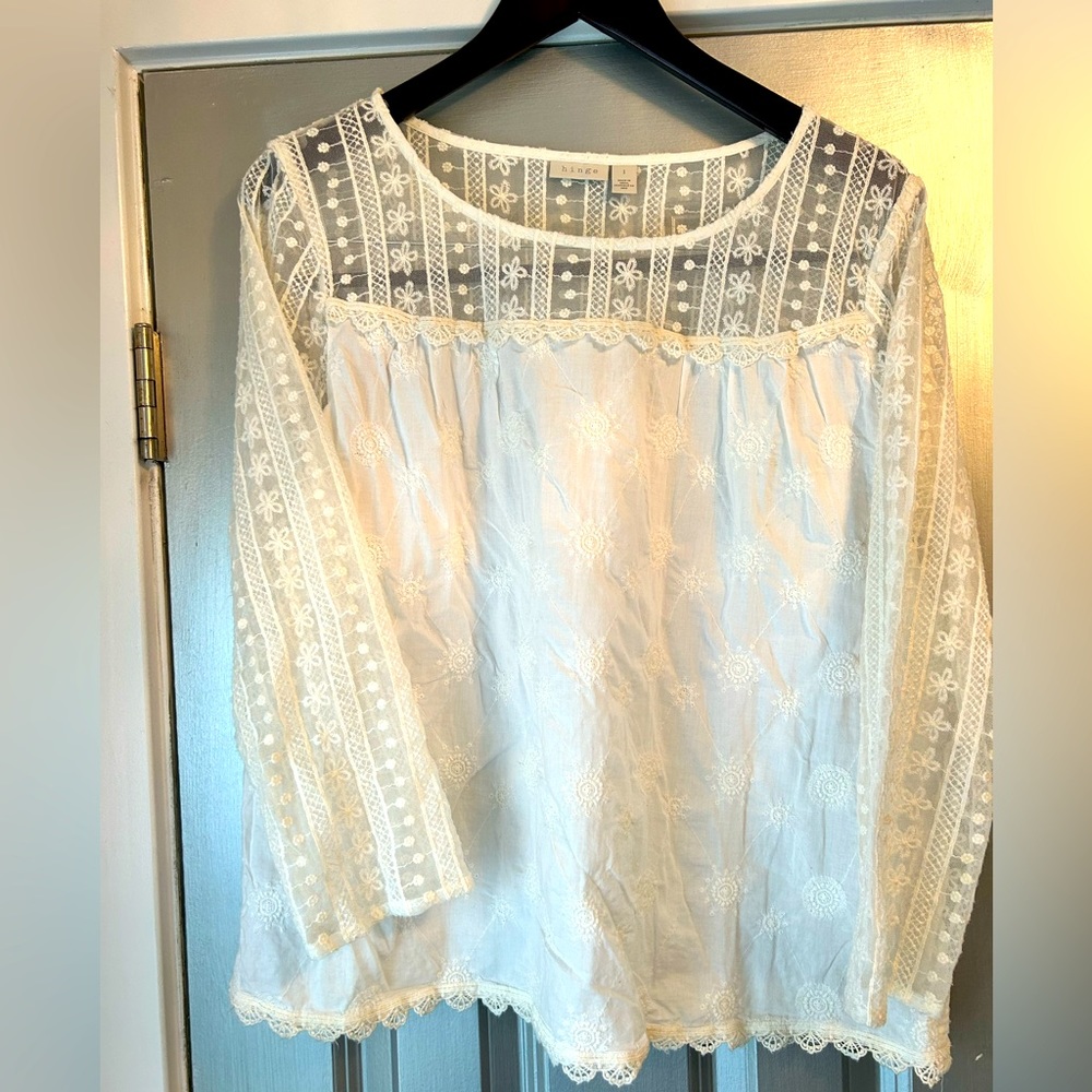 Hinge Ivory Lace 3/4 sleeve top